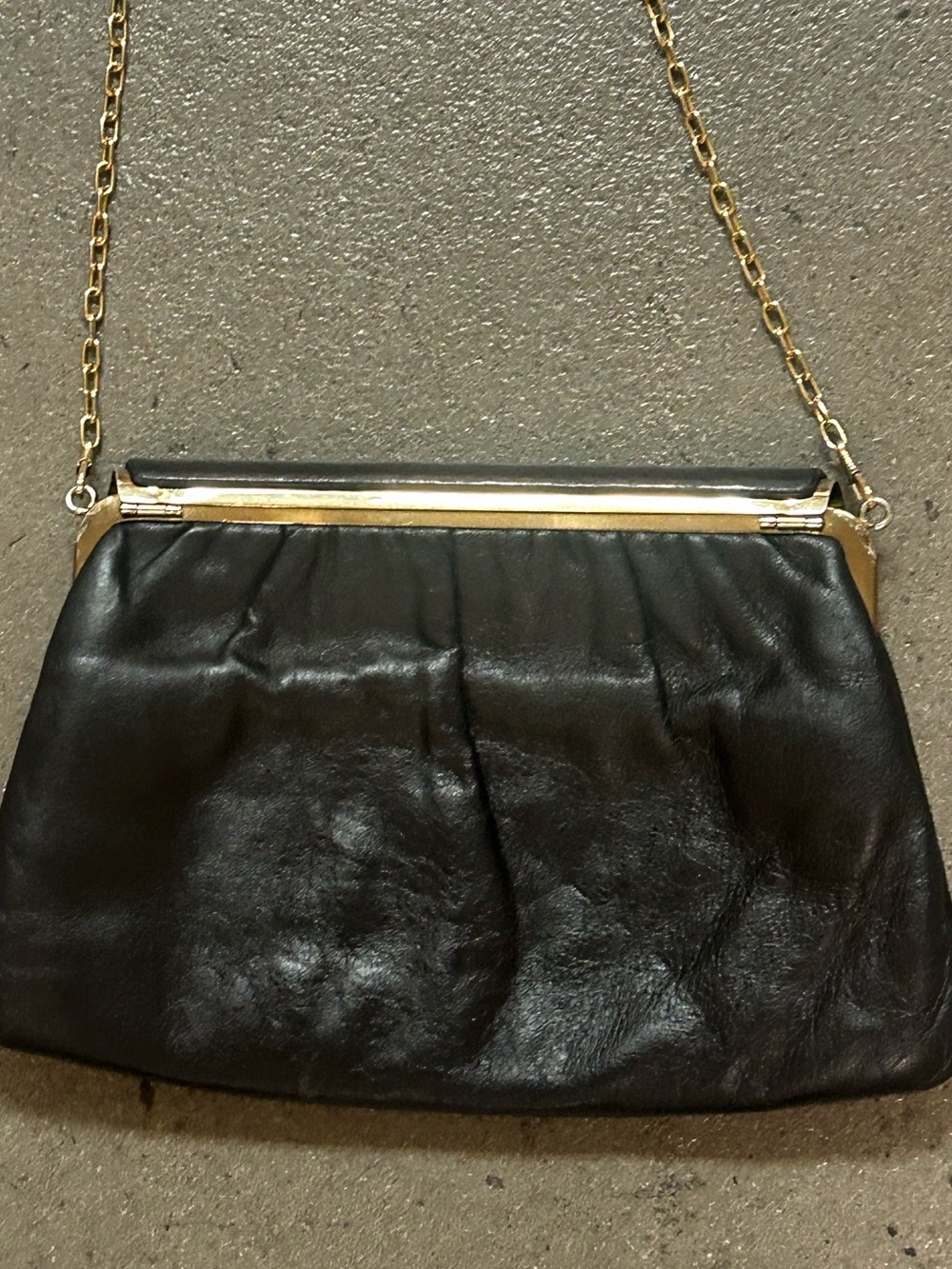 VTG Classy Black Leather Shoulder Bag with Gold Chain